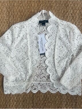 NWT Perceptions Lace Cropped Jacket - size Large